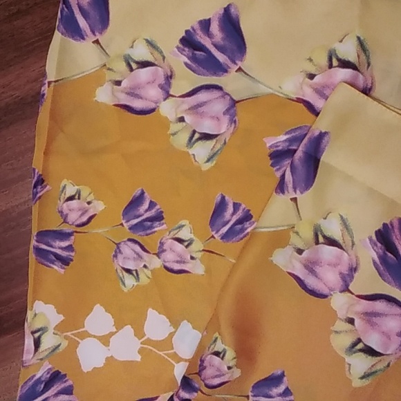 Italian Scarf - Picture 2 of 2